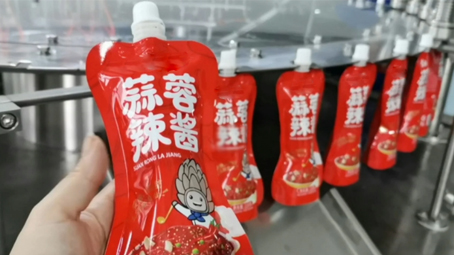 【醬料係列13】6頭吸嘴袋旋蓋灌裝機